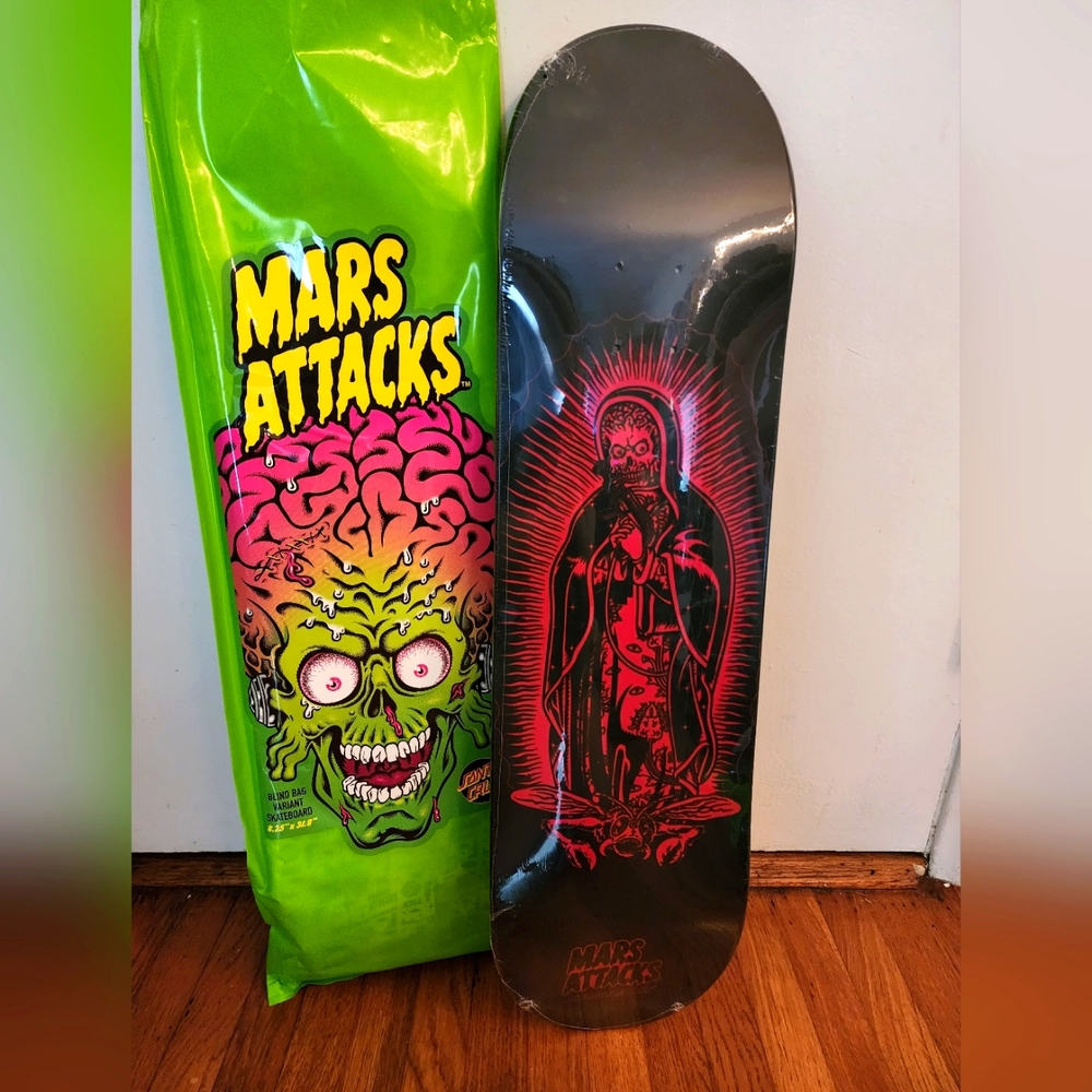 Super RARE "MAID OF MARS" Santa Cruz × Mars Attacks Collection Skateboard Deck